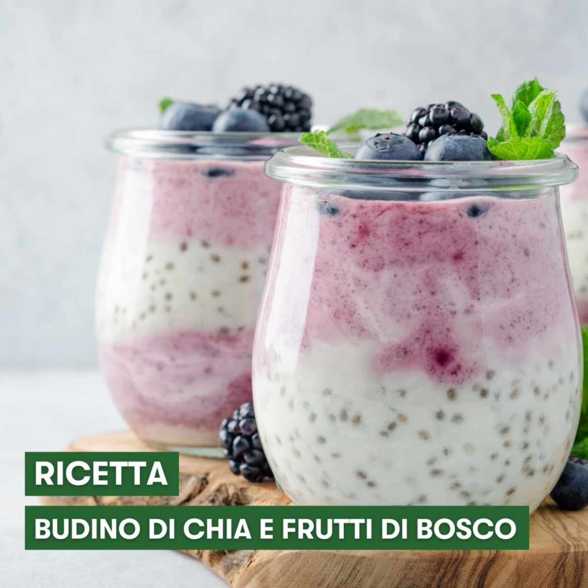 Budino di chia ai frutti di bosco